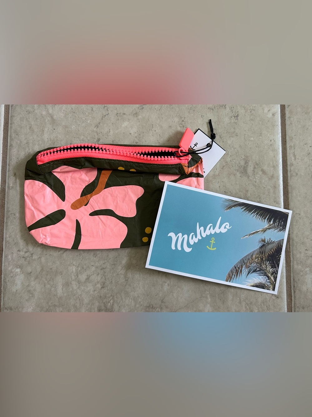 NWT Aloha Collection Mini Moorea Pouch in Bellini/Olive